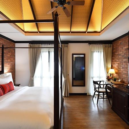 El Barrio Lanna Hotel Чиангмай Екстериор снимка